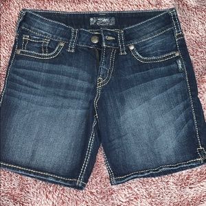 **LAST CHANCE!**Silver Suki Short